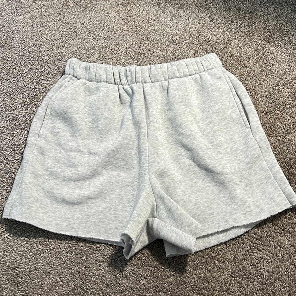 grey sweatshorts